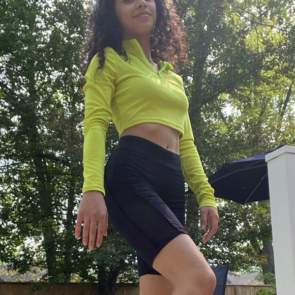 Neon yellow Crop top (IG: OTP FASHION) - Picture 2 of 8